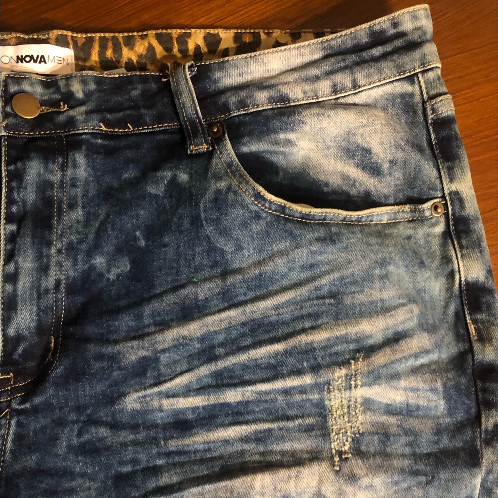 Fashion Nova Leopard Distressed Denim Short - Vintage Blue Wash Size 42 - Picture 3 of 7